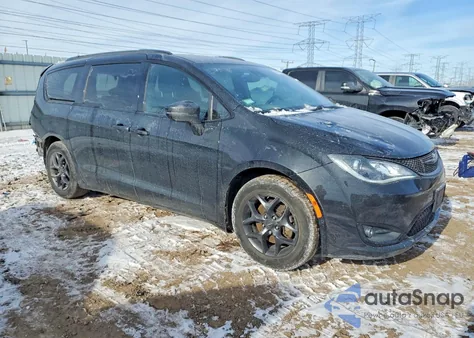 2018 Chrysler Pacifica Limited z USA, uszkodzony, nr VIN 2C4RC1GG6JR330577